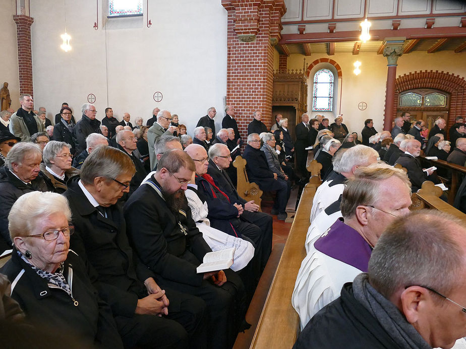 Pontifikalrequiem und Beisetzung von Weihbischof em. Johannes Kapp (Foto: Karl-Franz Thiede)